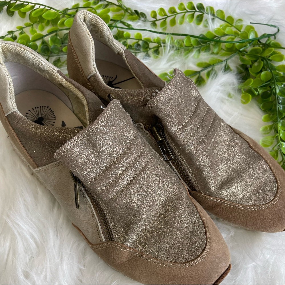 OTBT shoes sz 6.5